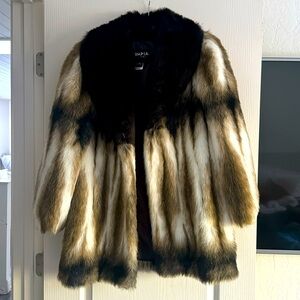 Faux fur coat, Olympia Limited Inc, M
